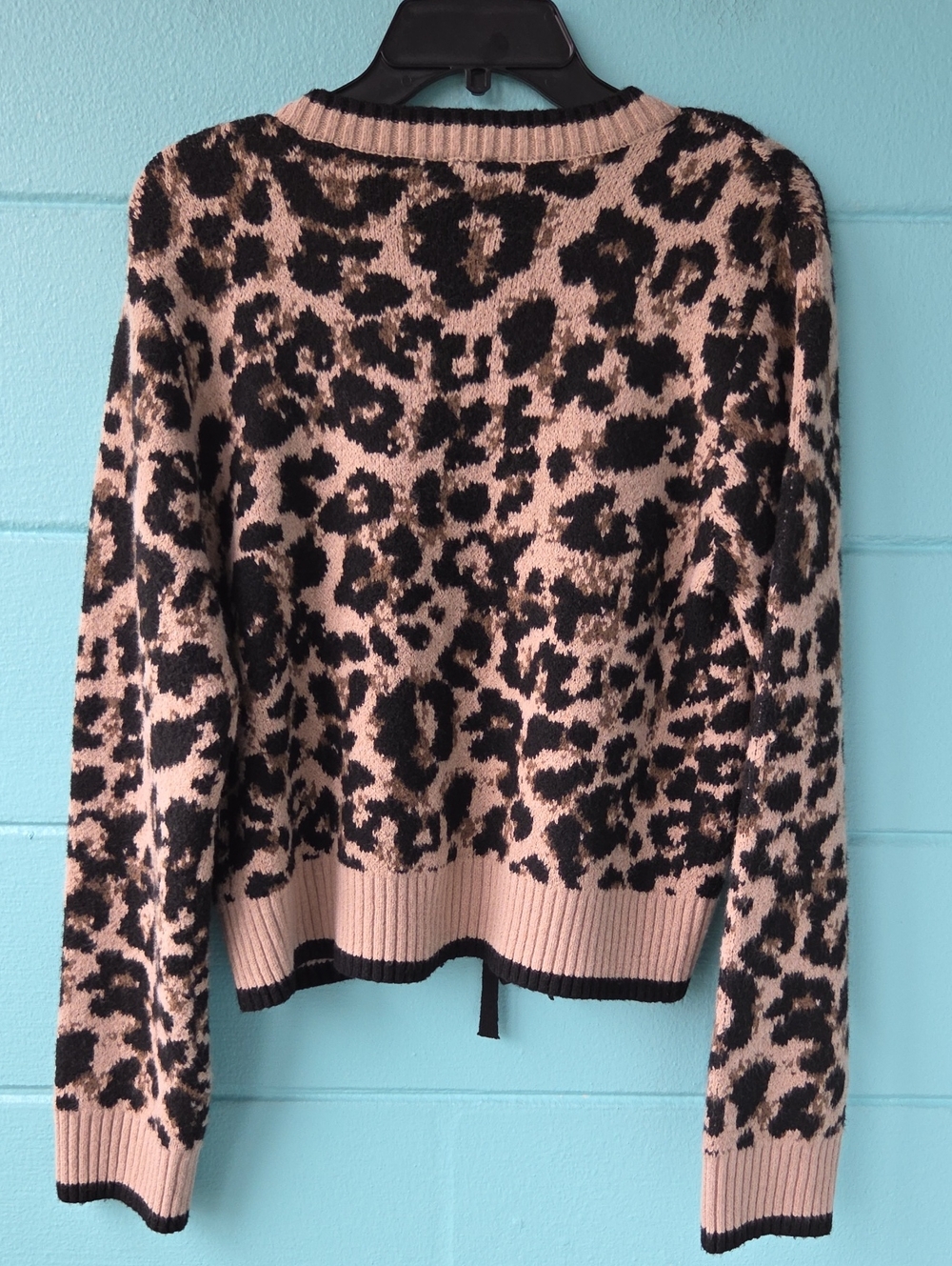 NWT "Derek Heart" Leopard Print Knit Cropped Cardigan Sweater Woman's Size Large - Picture 3 of 5